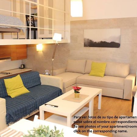 Apartamentos Clavero Málaga Exteriör bild