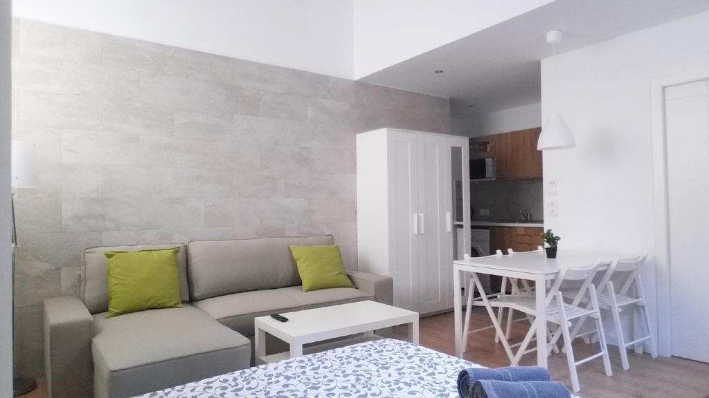 Apartamentos Clavero Málaga Exteriör bild