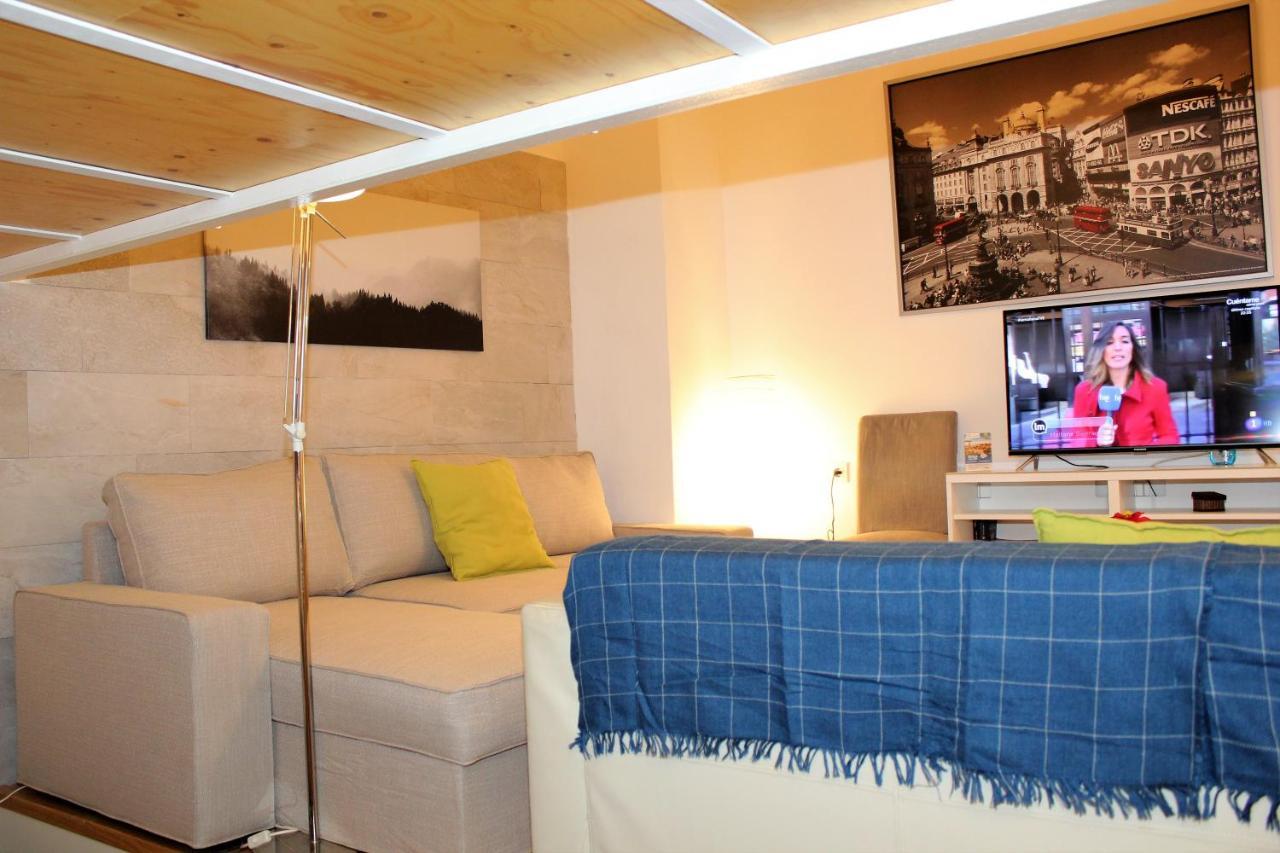 Apartamentos Clavero Málaga Exteriör bild