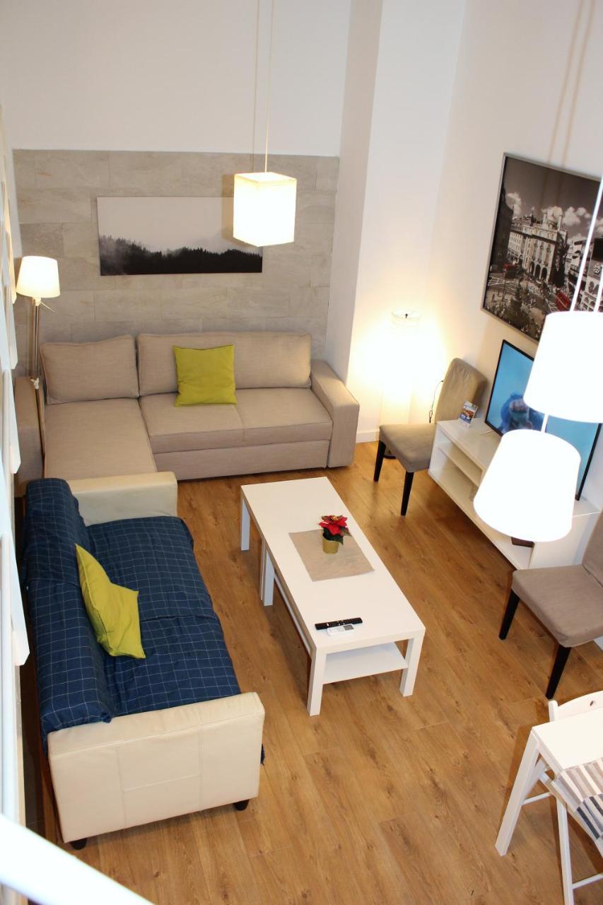 Apartamentos Clavero Málaga Exteriör bild