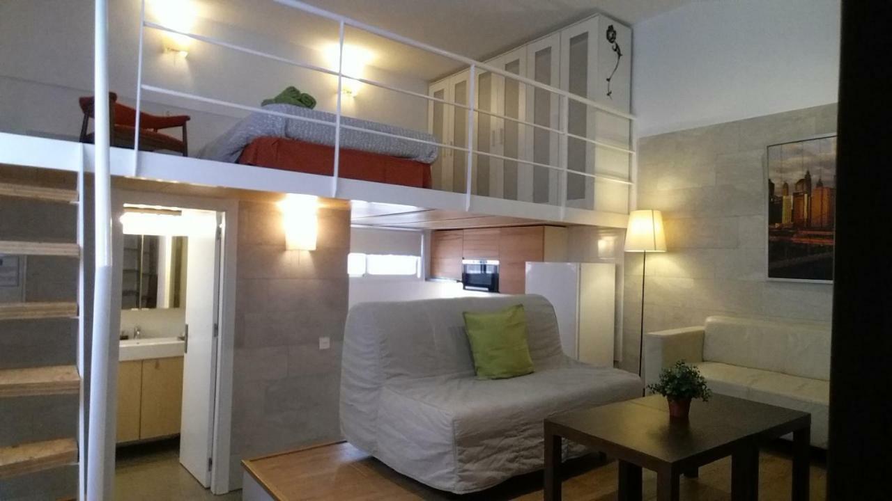 Apartamentos Clavero Málaga Exteriör bild