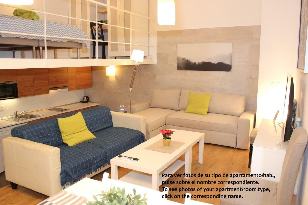 Apartamentos Clavero Málaga Exteriör bild