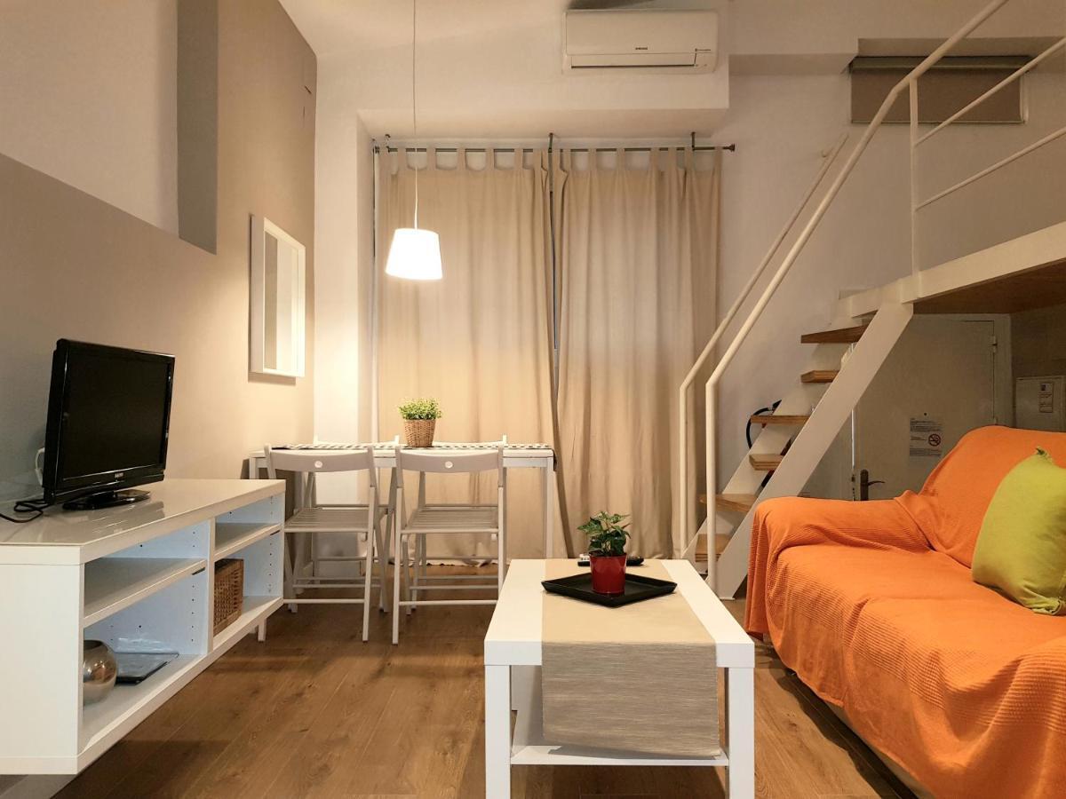 Apartamentos Clavero Málaga Exteriör bild